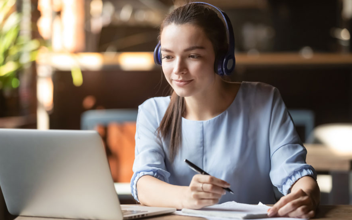 Tech Meets Tradition: How AI is Shaping the Future of Преводч